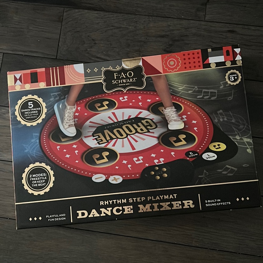 FAO Swartz Groove mat